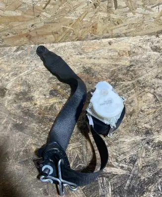 Jaguar XF X250 Front seatbelt 33017492b