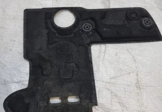 Opel Crossland X Heat shield in engine bay 