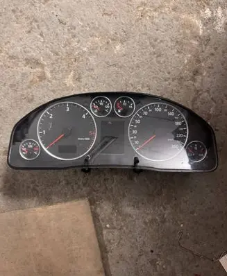 Audi A6 S6 C5 4B Speedometer (instrument cluster) 0682