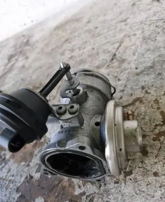 Volkswagen Sharan EGR valve 038129637L