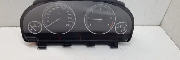 BMW 5 F10 F11 Speedometer (instrument cluster) 9364607