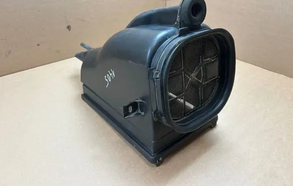 Iveco Daily 4th gen Air filter box 3802818