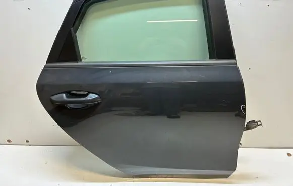 KIA Ceed Rear door