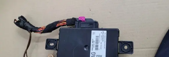 Audi A6 S6 C7 4G Gateway control module 4G8907468F