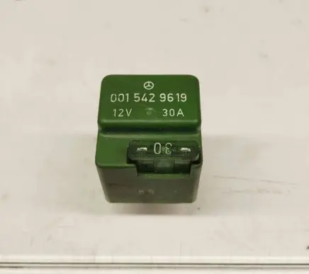 Mercedes-Benz 190 W201 Other relay 0015429619