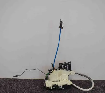 Mercedes-Benz GLA W156 Front door lock A1667200635 A2040085899