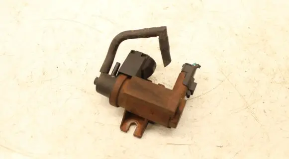 Ford Focus Turbo solenoid valve 6G909E882