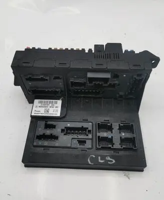 Mercedes-Benz E W211 SAM control unit 2115457301