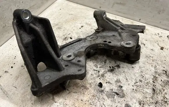Audi A5 8T 8F Fuel pump bracket 059130147P
