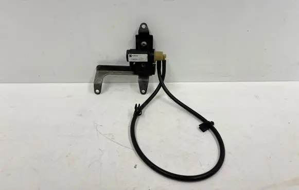 Mercedes-Benz CLS C218 X218 Vacuum valve 700782110