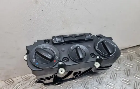 Volkswagen Eos Climate control unit 74730901