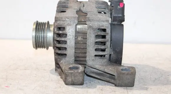 Volvo V70 Generator/alternator 6G9N10300HD 0121615005