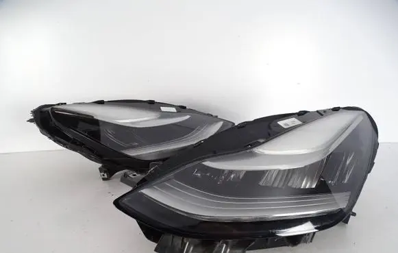 Tesla Model 3 Headlight/headlamp 1077375-00-C