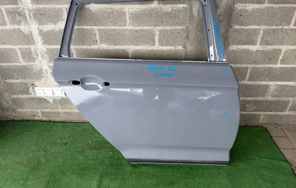 Volkswagen PASSAT B8 Rear door 3G9833312G