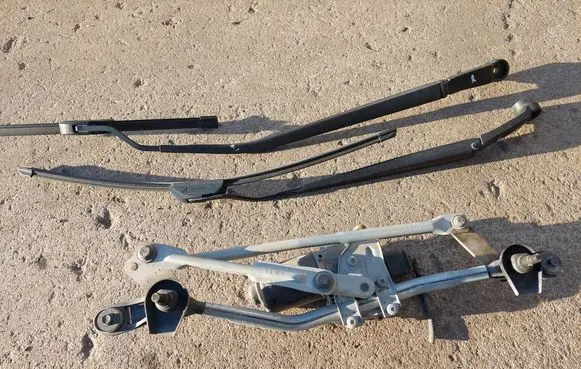 Hyundai i20 (GB IB) Wiper motor 98100 GB000