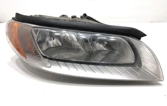 Volvo V70 Headlight/headlamp 31214352