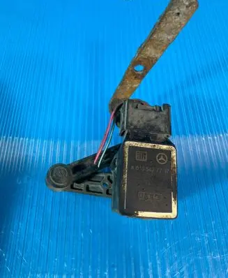 Mercedes-Benz ML W164 Headlight/headlamp level sensor A0105427717 17806