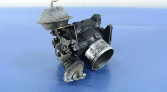 Toyota Avensis T220 Throttle body valve 