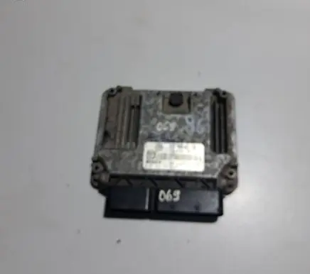 Volkswagen Touran I Engine control unit/module 03G906021DM 0281012737