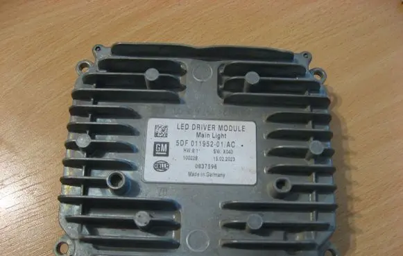 Cadillac CT6 LED ballast control module 5DF01195201AC