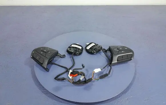 Chrysler Challenger Multifunctional control switch/knob 68245351AB