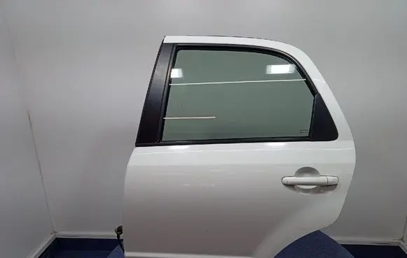 Suzuki SX4 Rear door