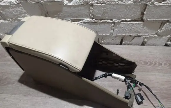 Volvo S80 Armrest 1156601 30715140 31313095