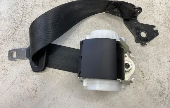 Ford Mondeo MK IV Middle seatbelt (rear) 9G9N611B68EAW