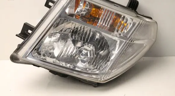 Nissan Navara D40 Headlight/headlamp