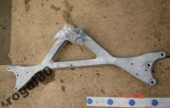 Audi A8 S8 D4 4H Engine mount bracket