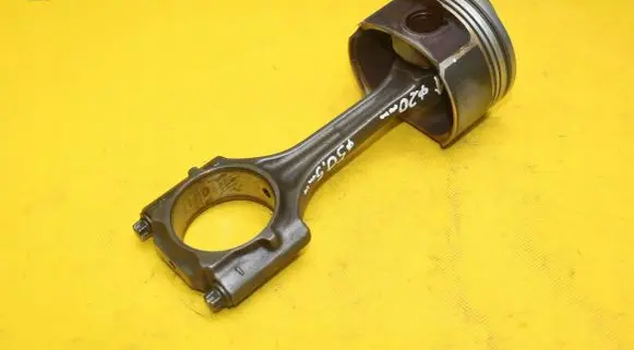 Audi A4 S4 B6 8E 8H Piston with connecting rod 82P41