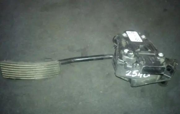 Opel Vectra C Accelerator throttle pedal 9186726