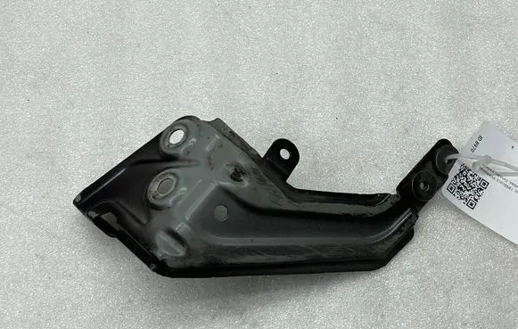 BMW 1 F40 Fender mounting bracket 7400219