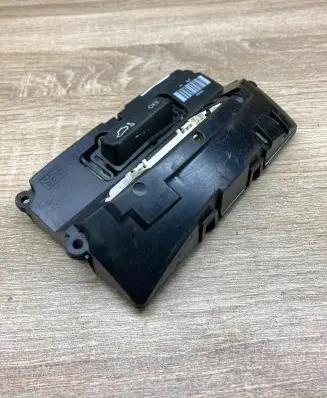Mercedes-Benz ML W163 Front seat light 16228387