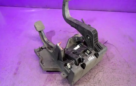 Peugeot Boxer Pedal assembly 1347365080