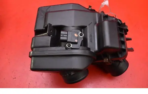 Honda CR-V Air filter box 