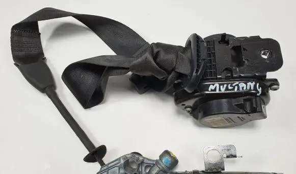 Ford Mustang VI Front seatbelt 641611200C