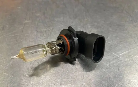 Volvo S60 Headlight/headlamp bulb 9005HB3U