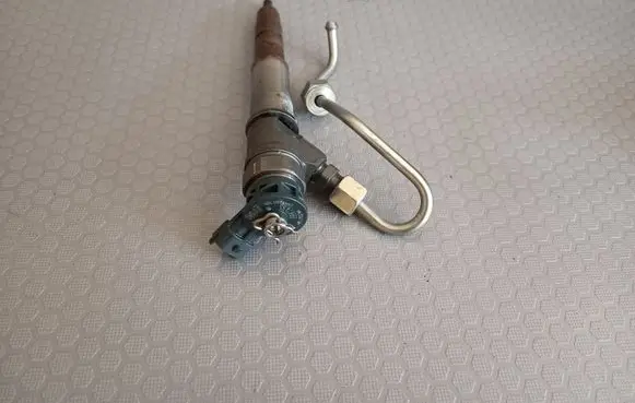 Renault Koleos II Fuel injector 0445110728