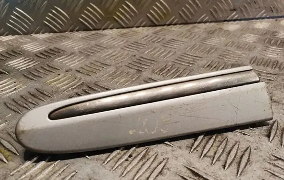 Mercedes-Benz CLK A209 C209 Fender grill 2096902162