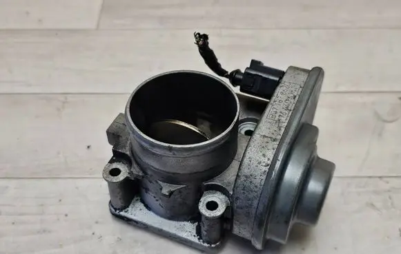 Opel Antara Throttle valve 96440414 B071870620