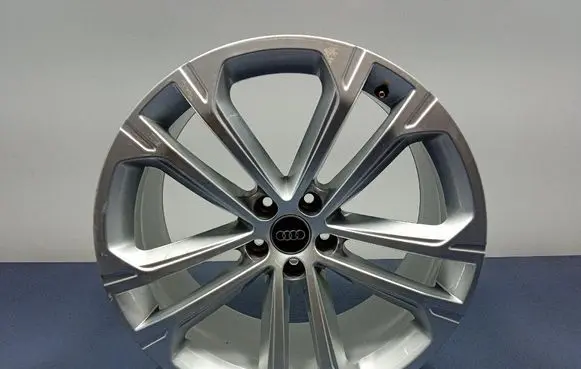 Audi Q7 4L R18 alloy rim 4M0601025DT