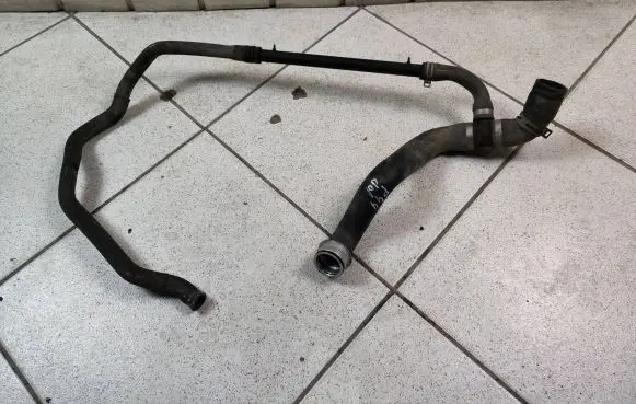 Mercedes-Benz E W212 Engine coolant pipe/hose