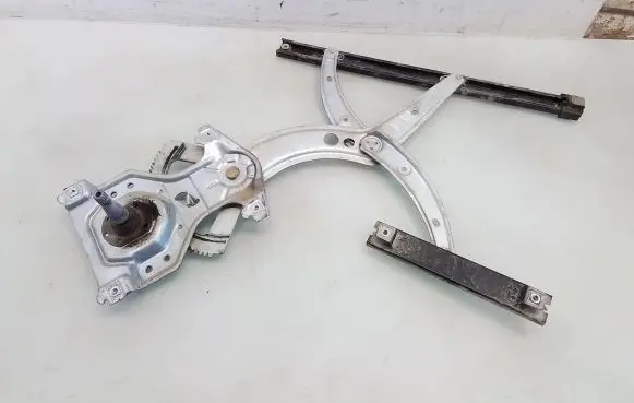 Volkswagen PASSAT B4 Front door manual window regulator 3A08374026