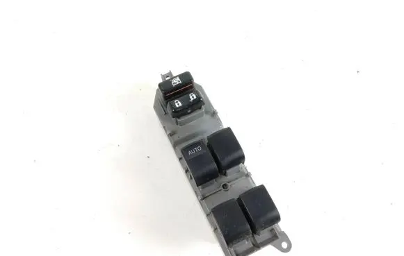 Toyota Auris E180 Electric window control switch