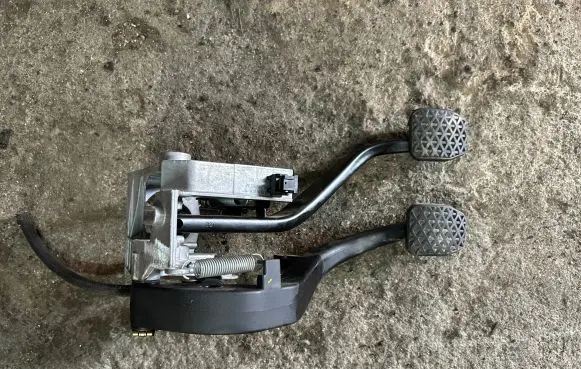 BMW 3 E90 E91 Pedal assembly 42322403