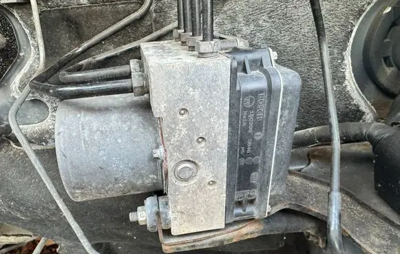 Nissan Qashqai ABS Pump 0265235295 47660JD01B
