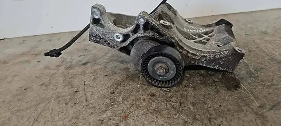 Opel Insignia A A/C compressor mount bracket 55562863