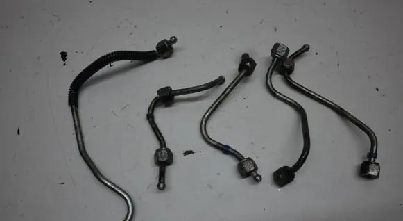Mazda CX-7 Fuel injector supply line/pipe 