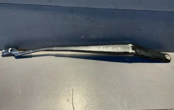 Volkswagen PASSAT B6 Front wiper blade arm 3C1955409C